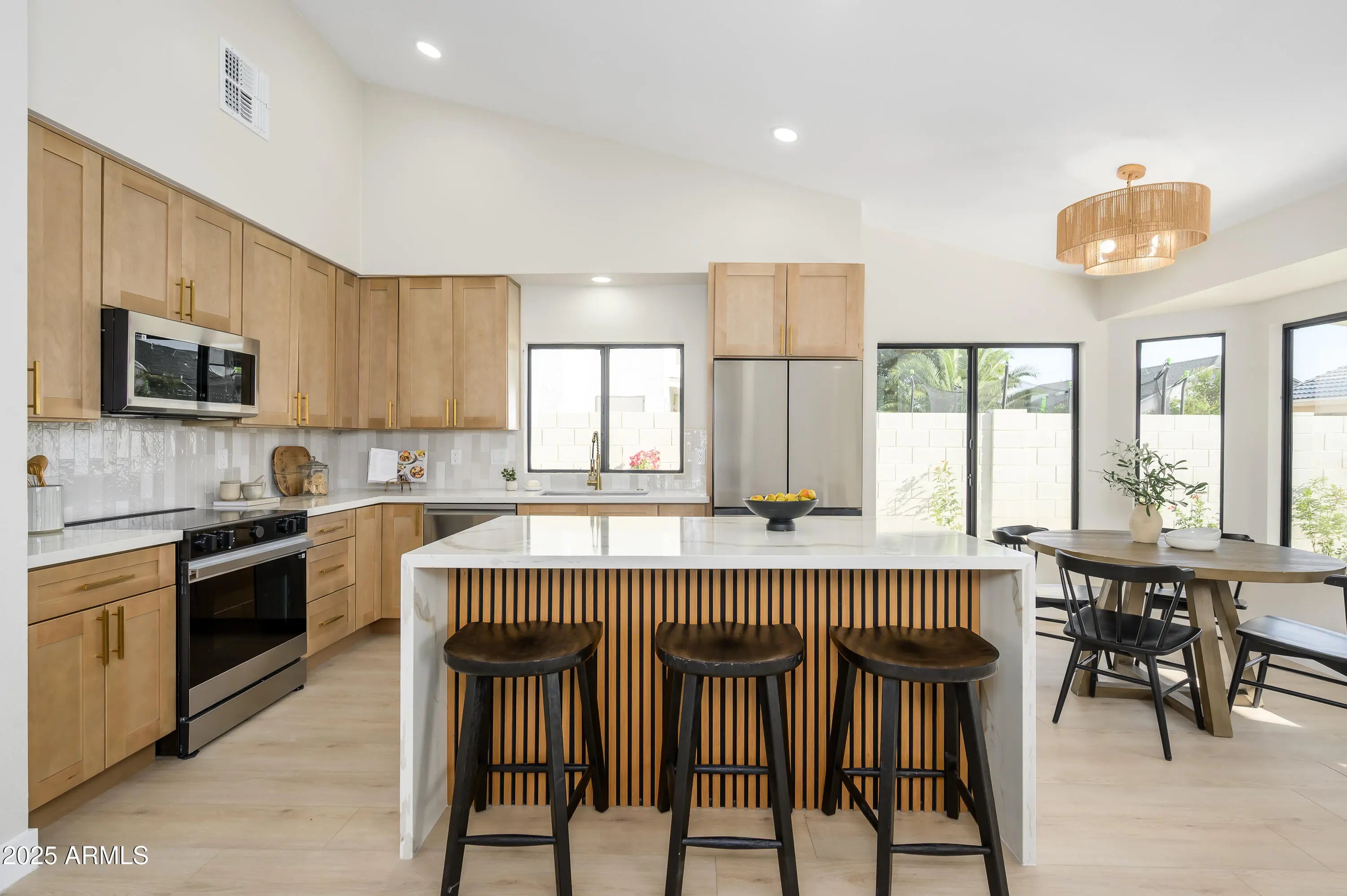 Photo of Listing #6954027