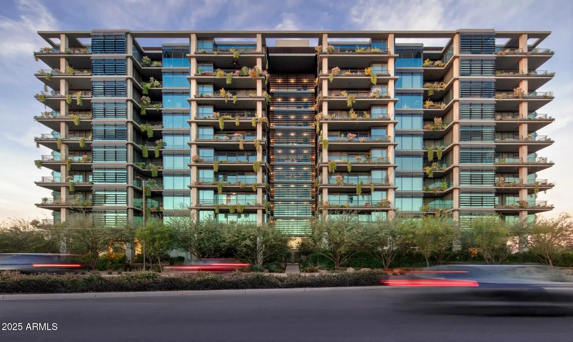 Photo of Listing #6955878