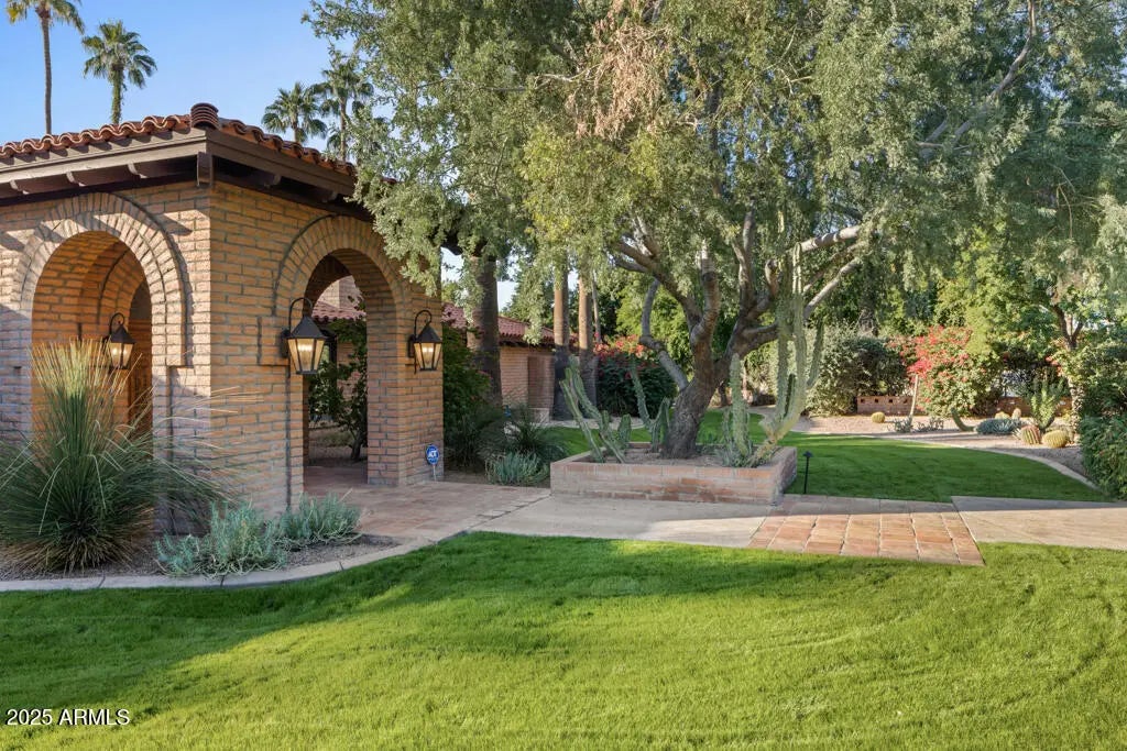 Photo of Listing #6956263