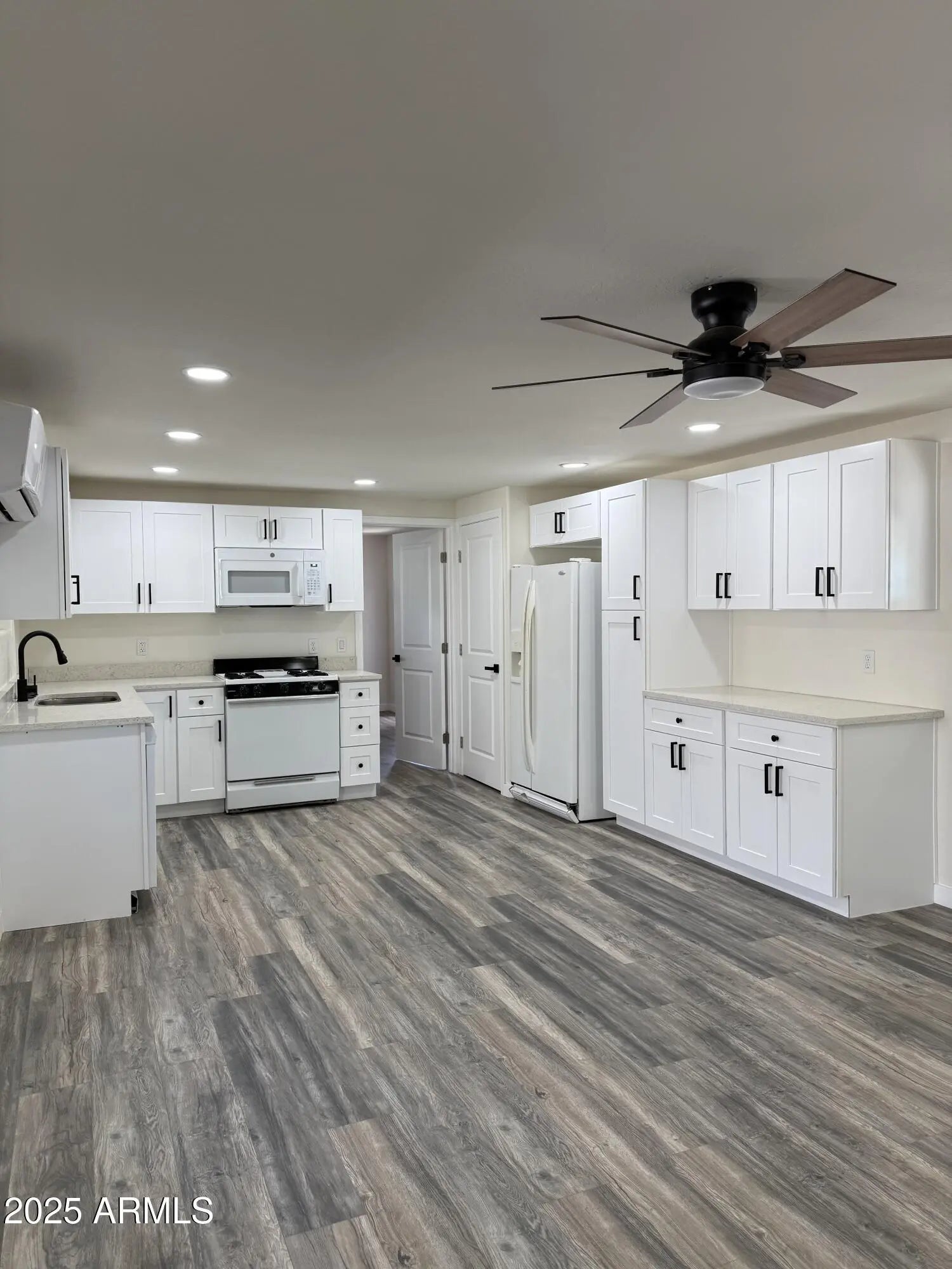 Photo of Listing #6953371