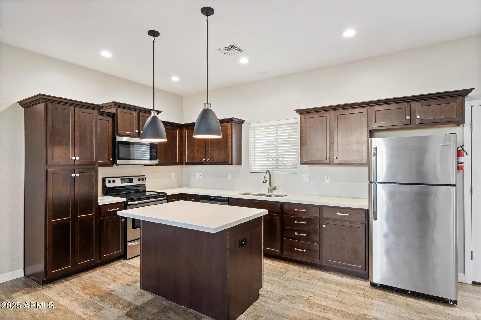 Photo of Listing #6956855