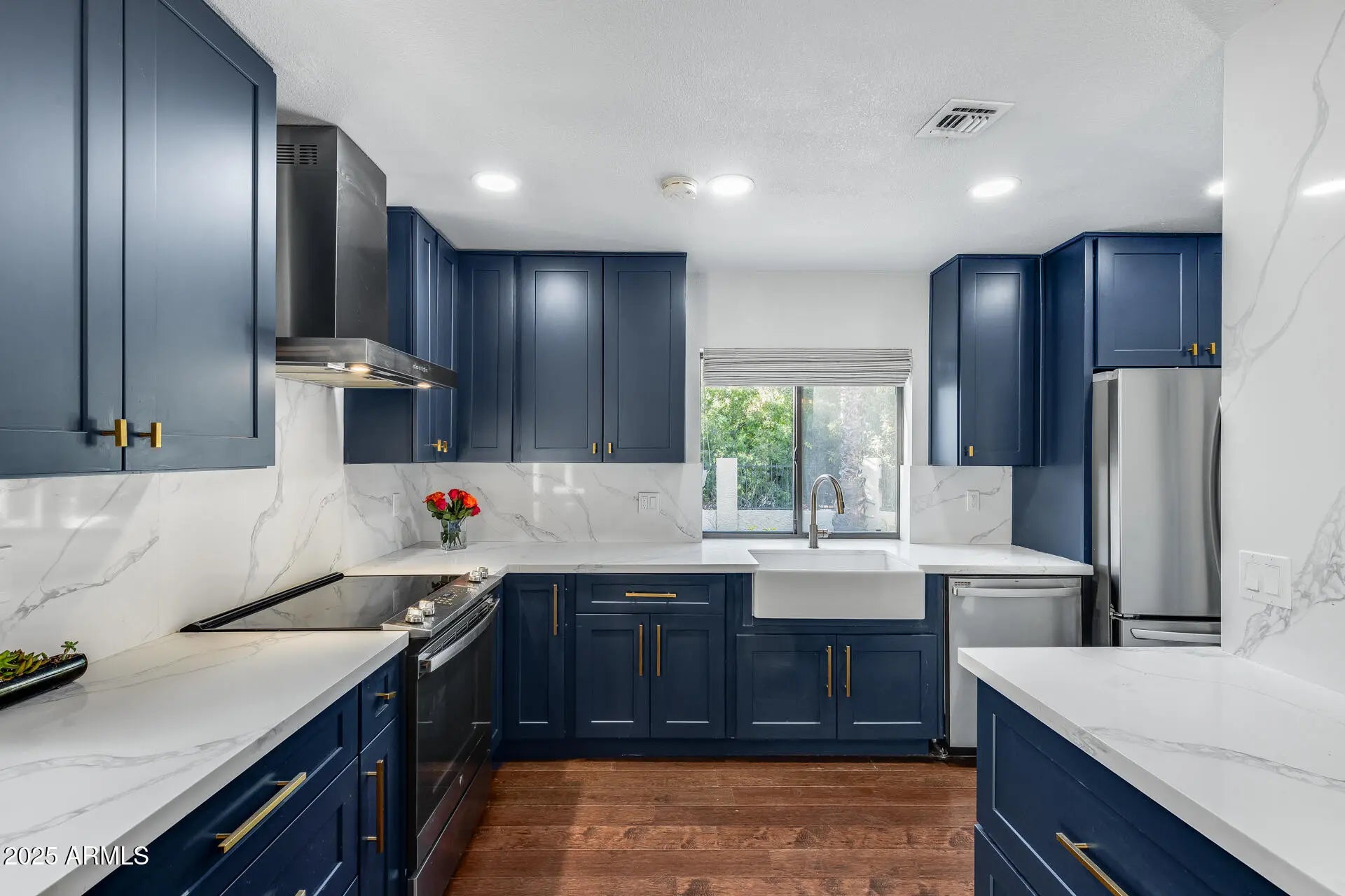 Photo of Listing #6956659