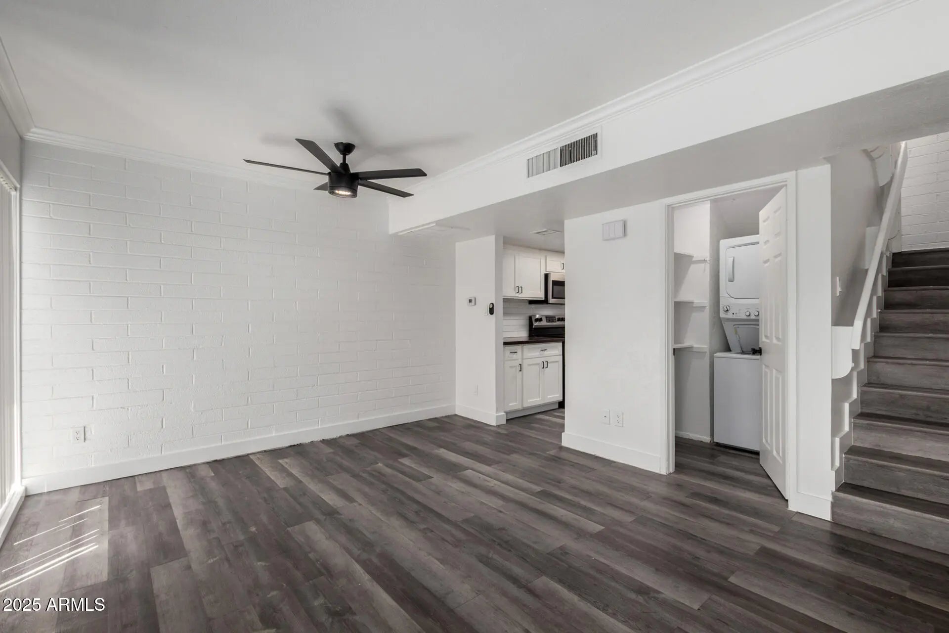 Photo of Listing #6953710