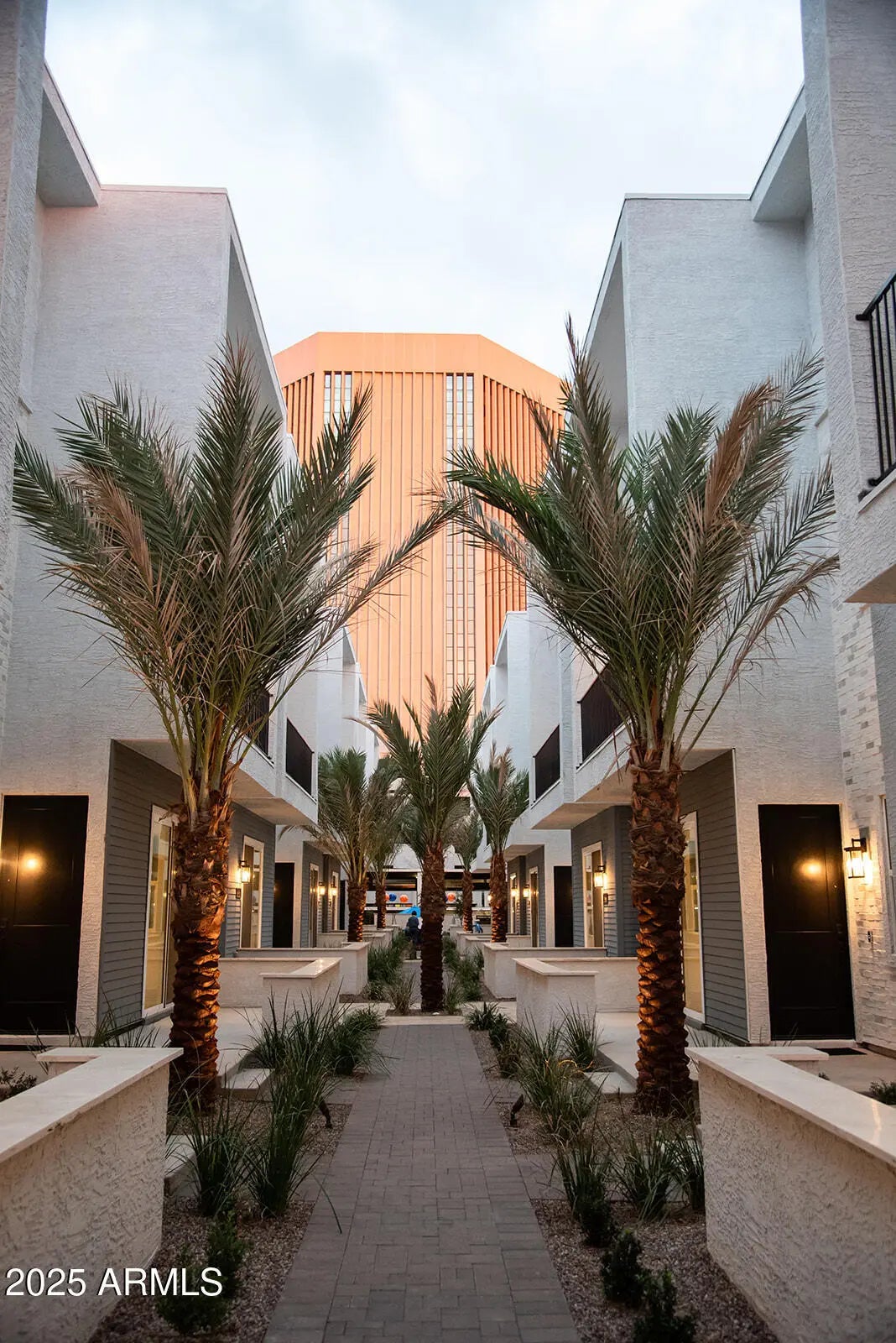 Photo of Listing #6953712