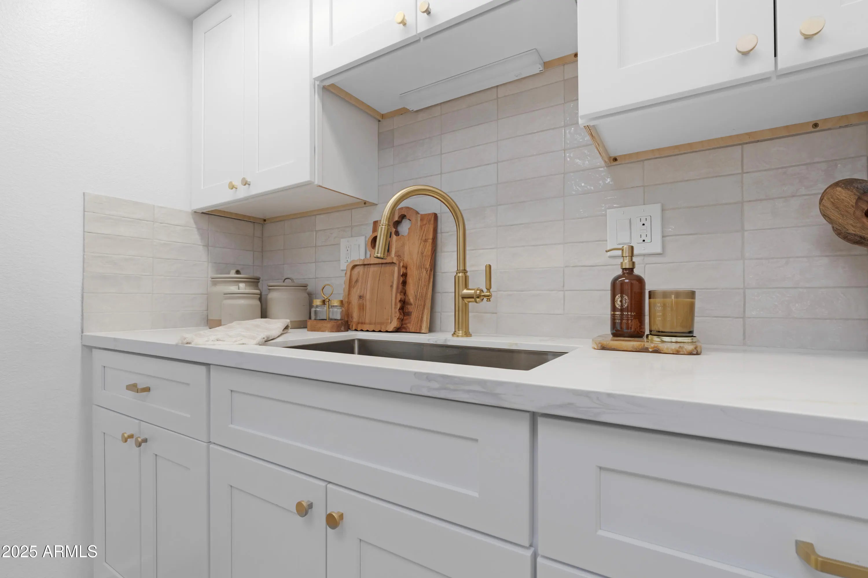 Photo of Listing #6954911