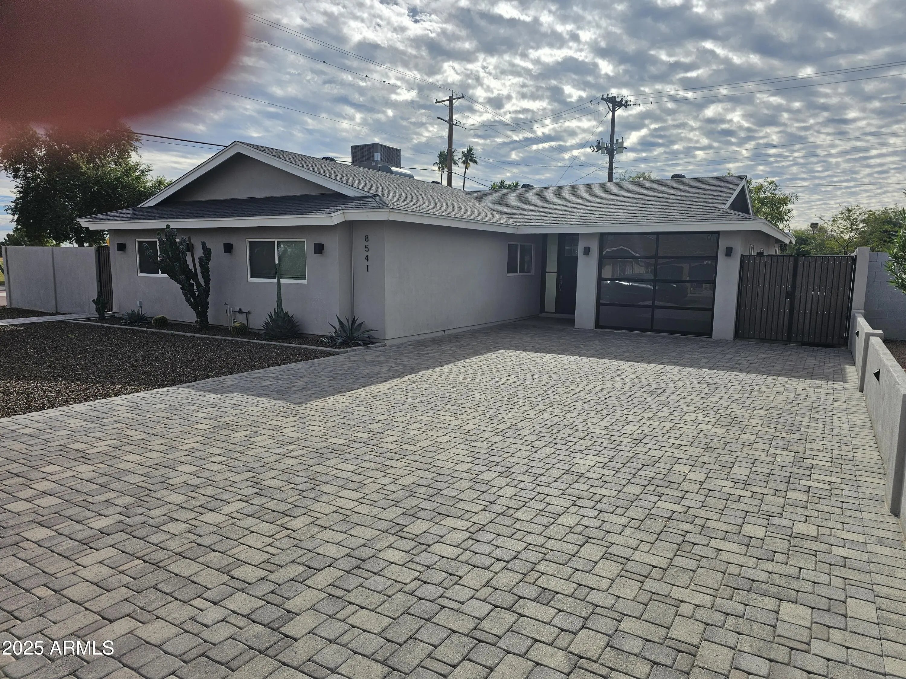 Photo of Listing #6955195