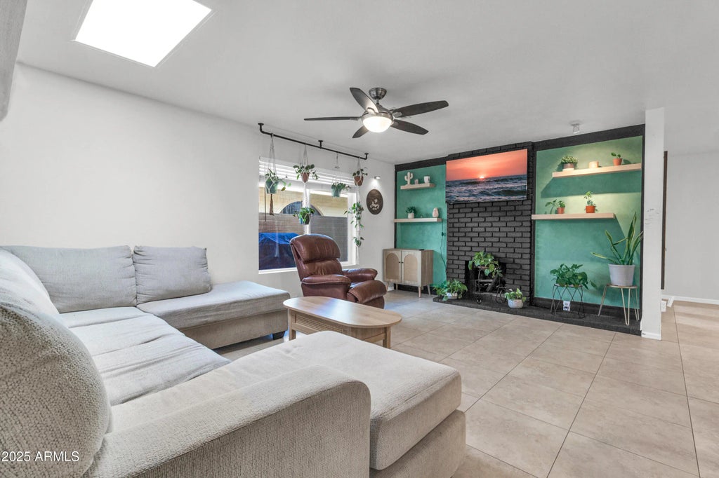 320 W Laguna Drive, Tempe