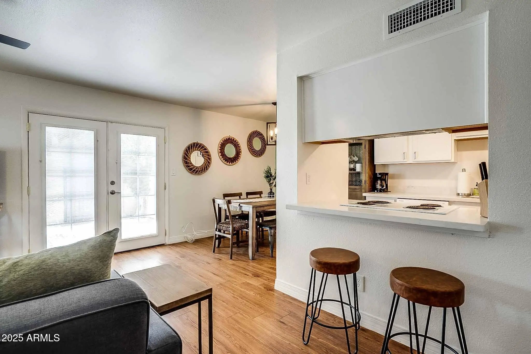 Photo of Listing #6954692