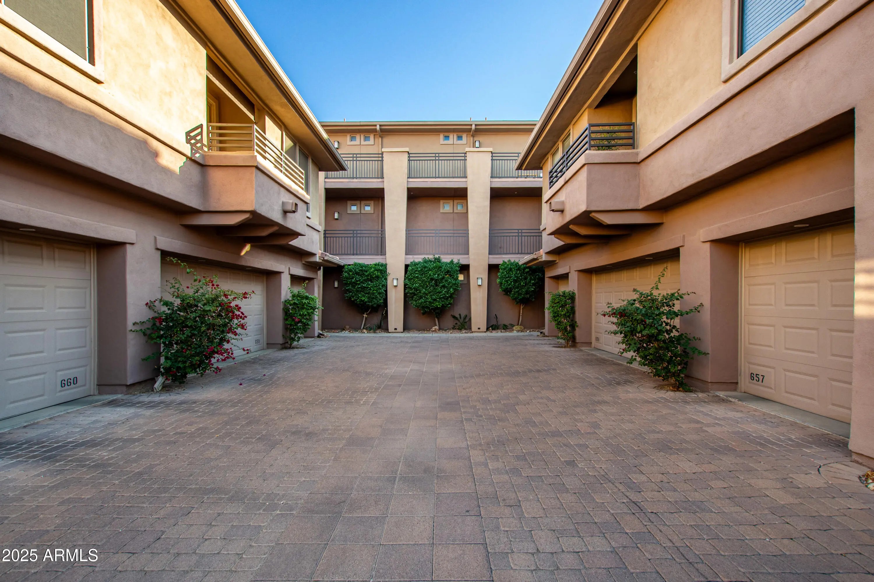 Photo of Listing #6954684