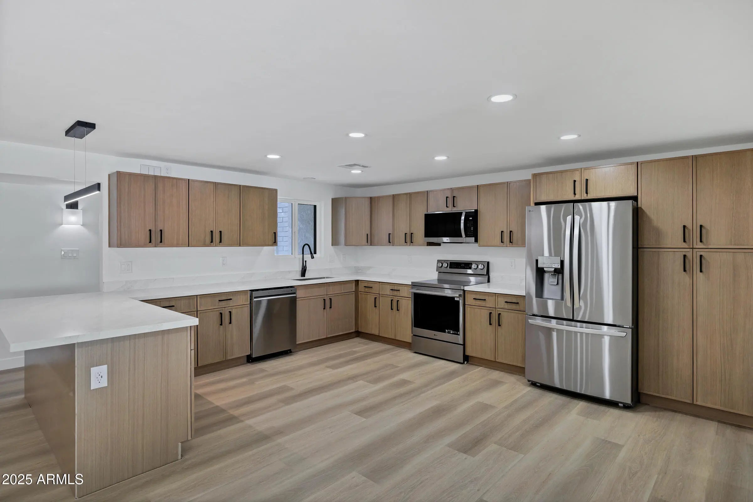 Photo of Listing #6965970