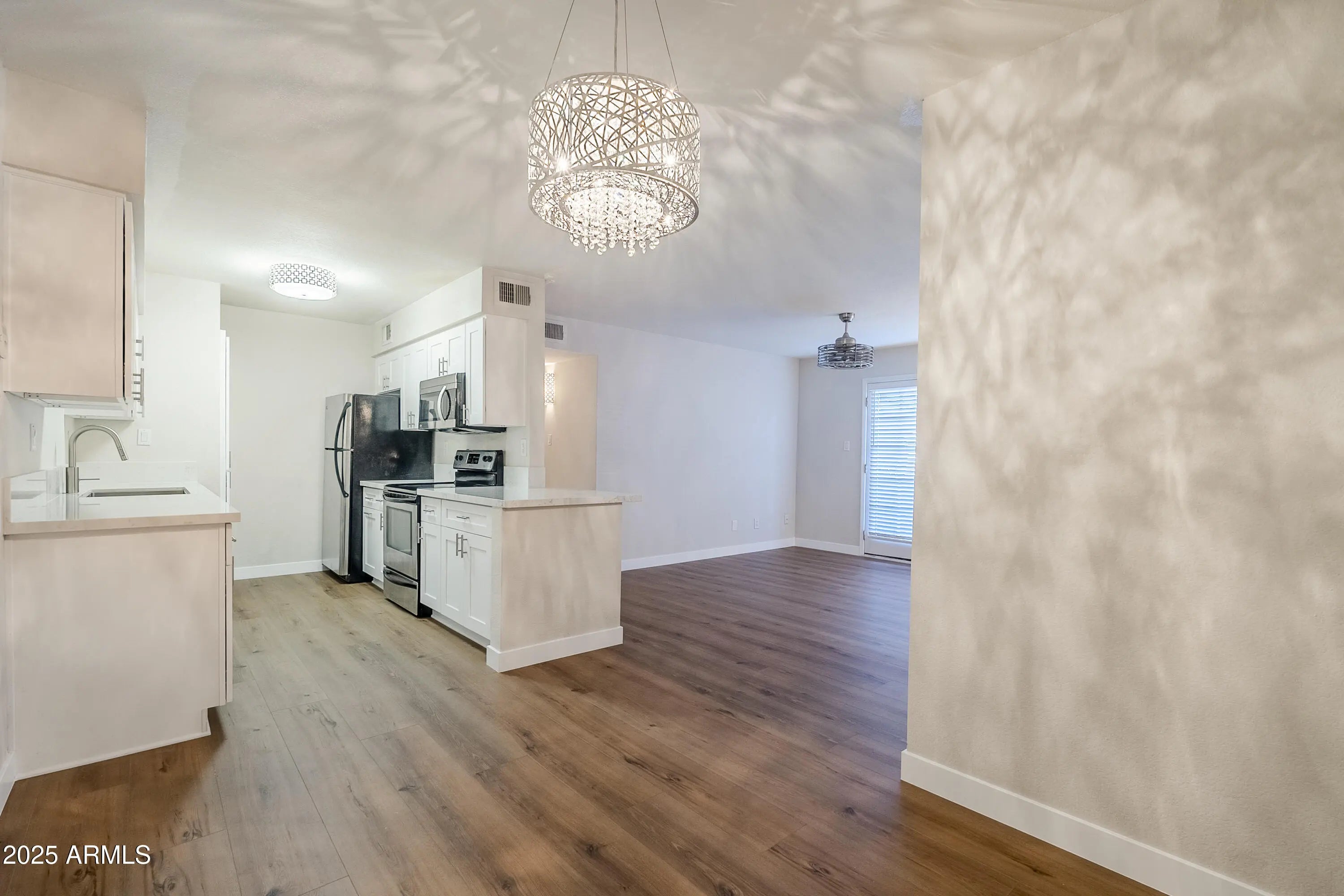 Photo of Listing #6955698