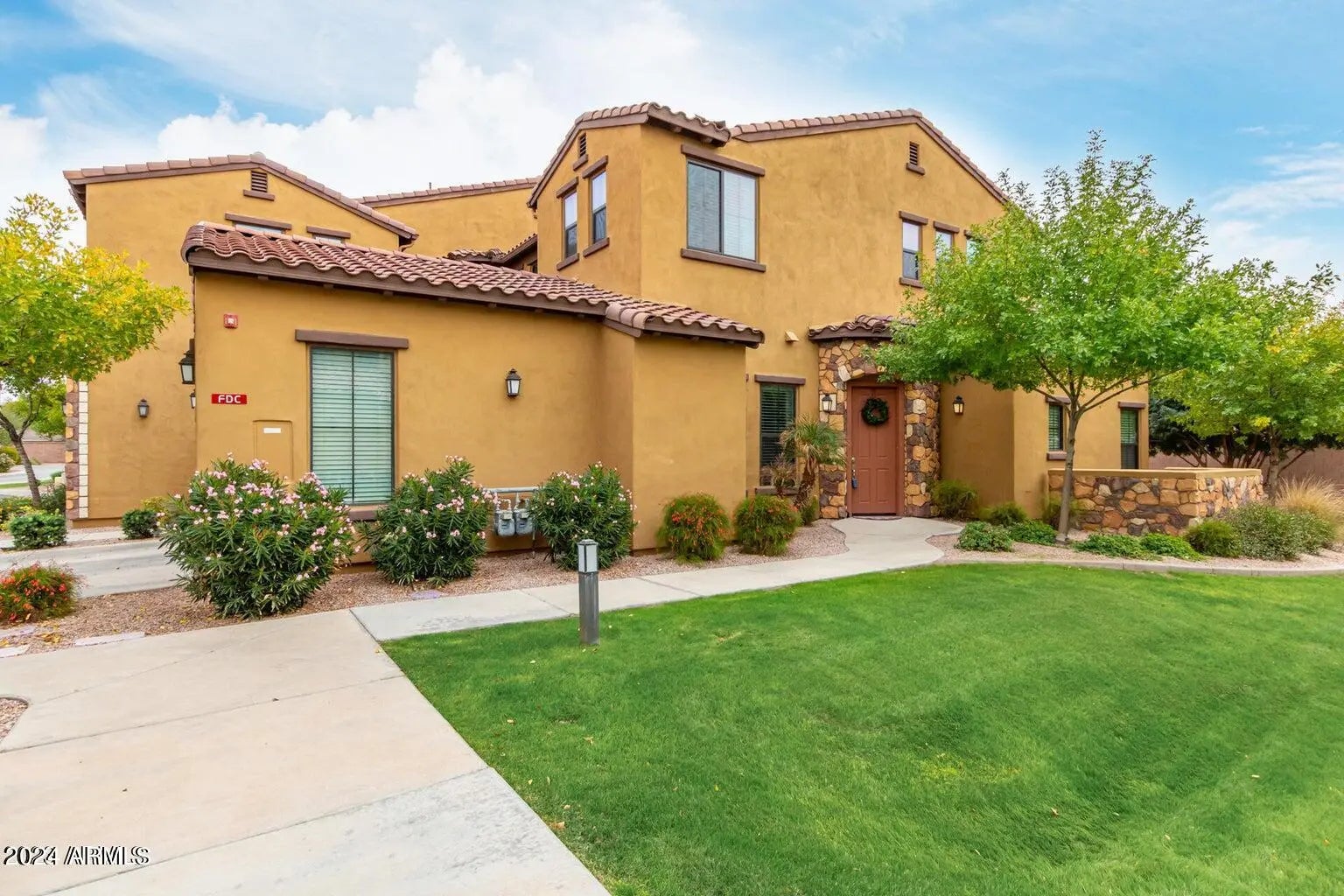 Photo of Listing #6955282