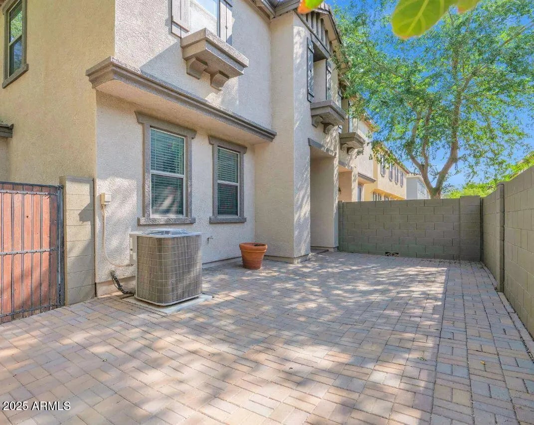 Photo of Listing #6955300