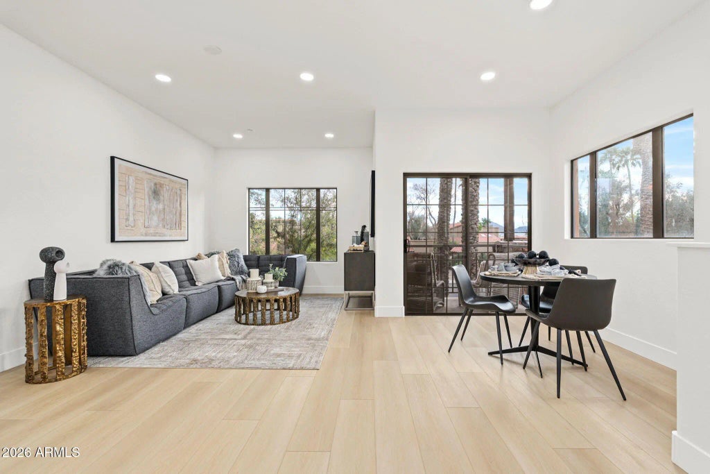 6940 E Cochise Road (unit 1001), Paradise Valley