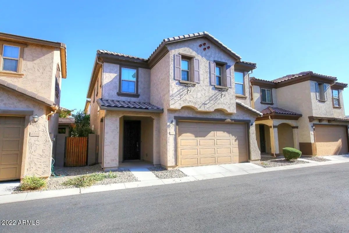 Photo of Listing #6955492