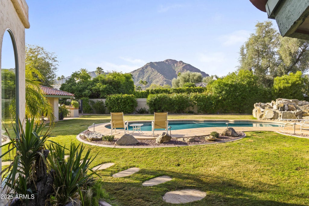 6131 E Naumann Drive, Paradise Valley