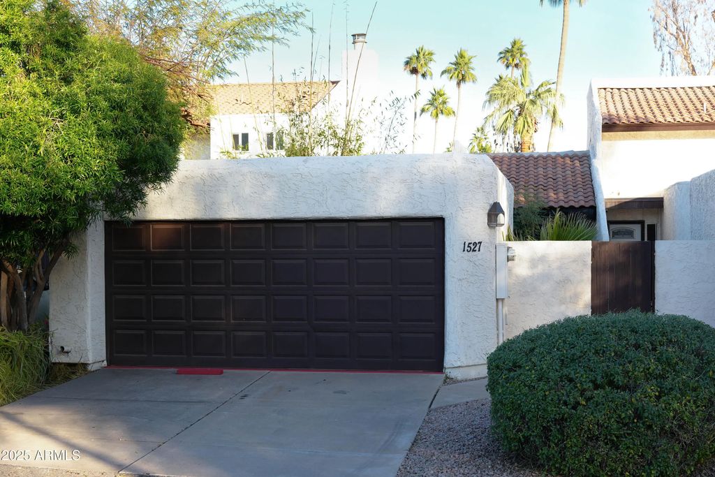 1527 S River Drive, Tempe