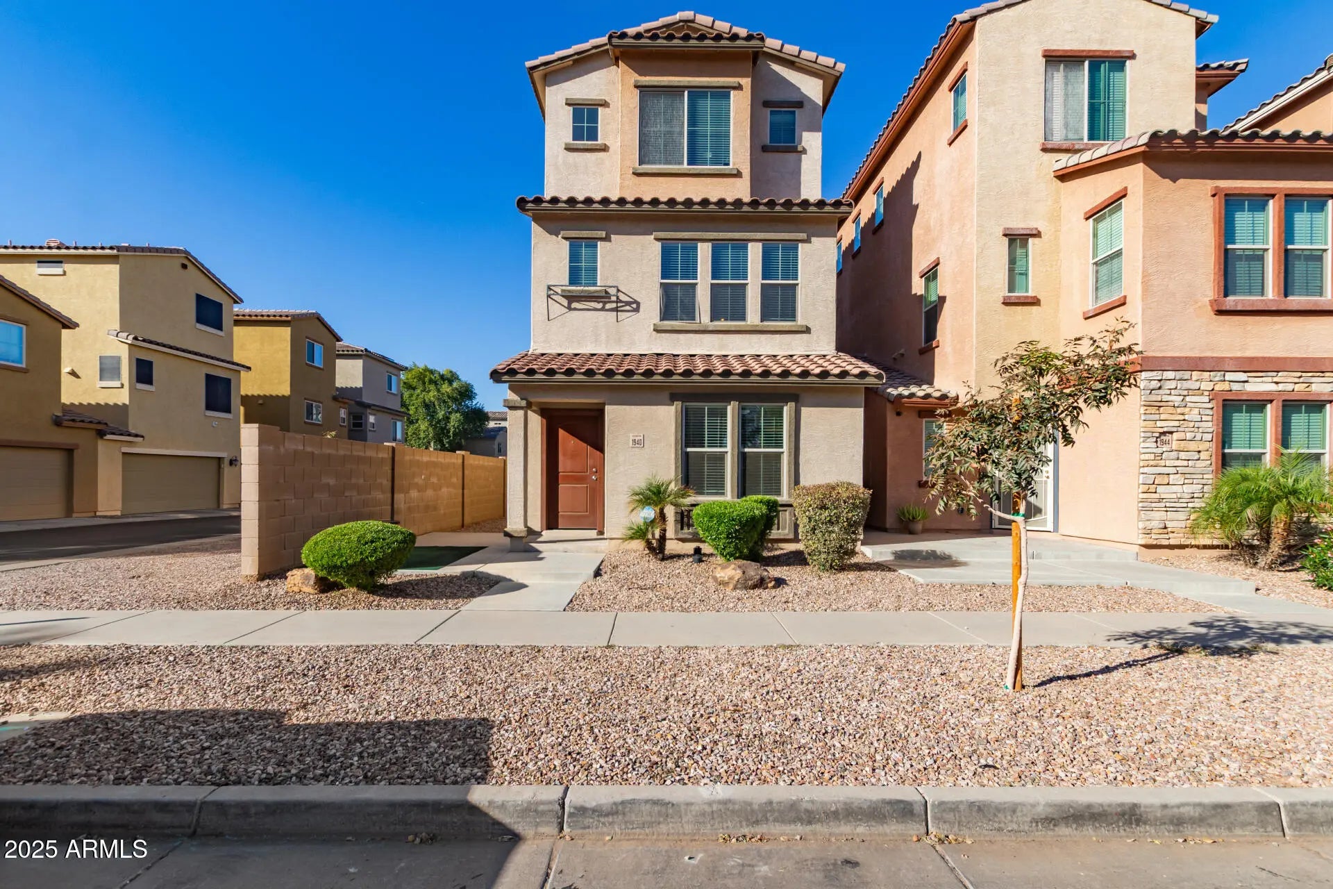 Photo of Listing #6956602