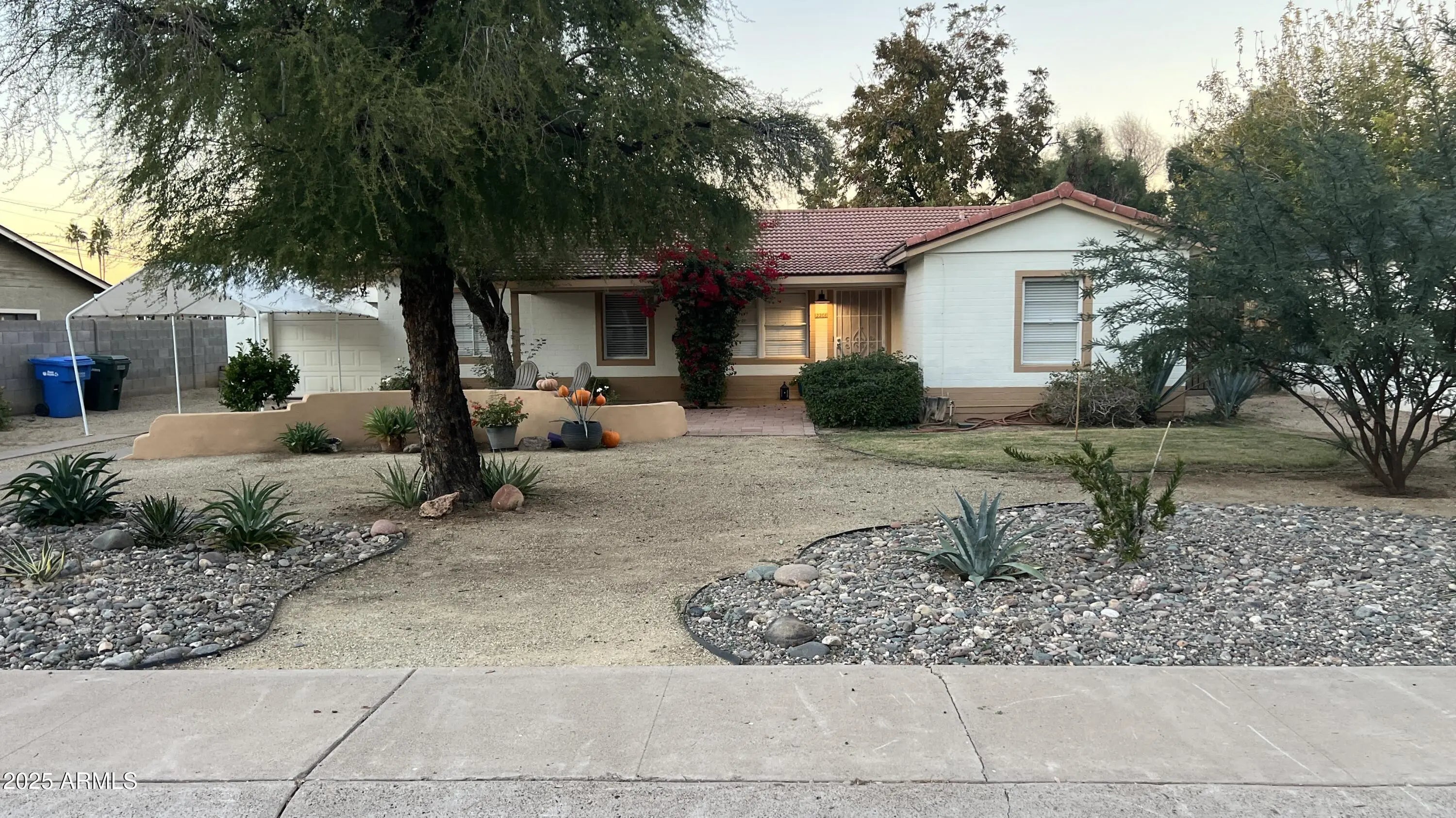 Photo of Listing #6955898