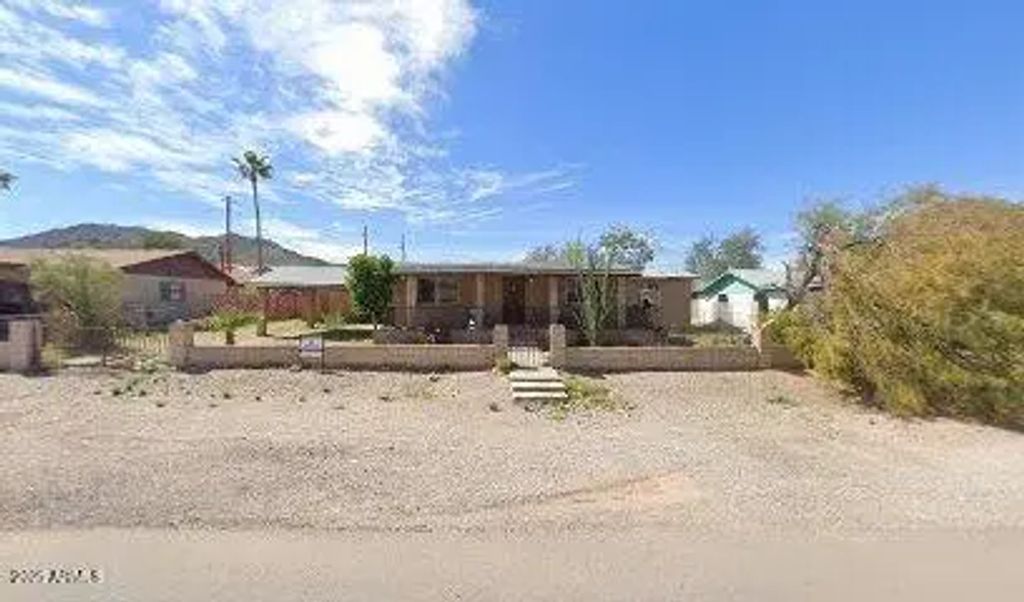 1245 N Thompson Avenue, Ajo