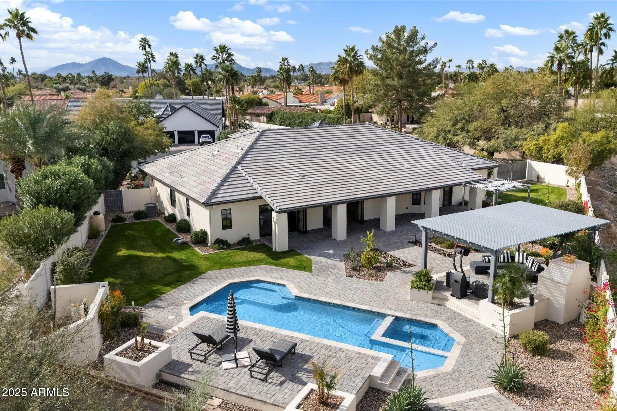 Photo of Listing #6956355