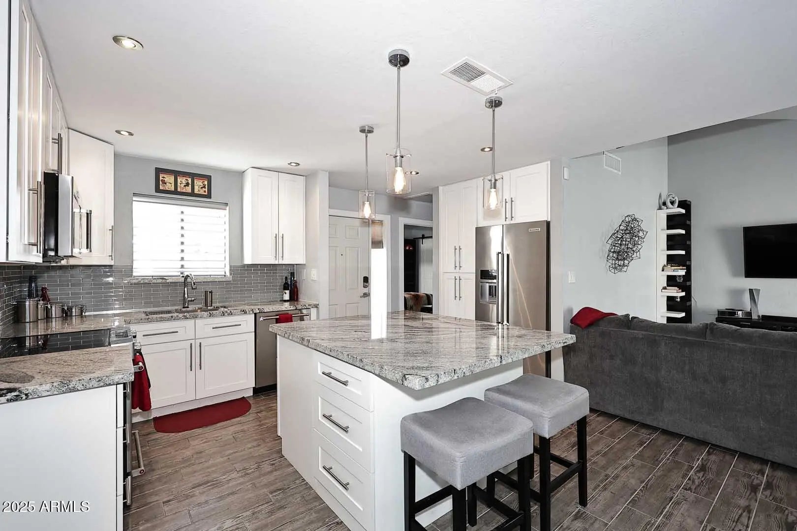 Photo of Listing #6958304