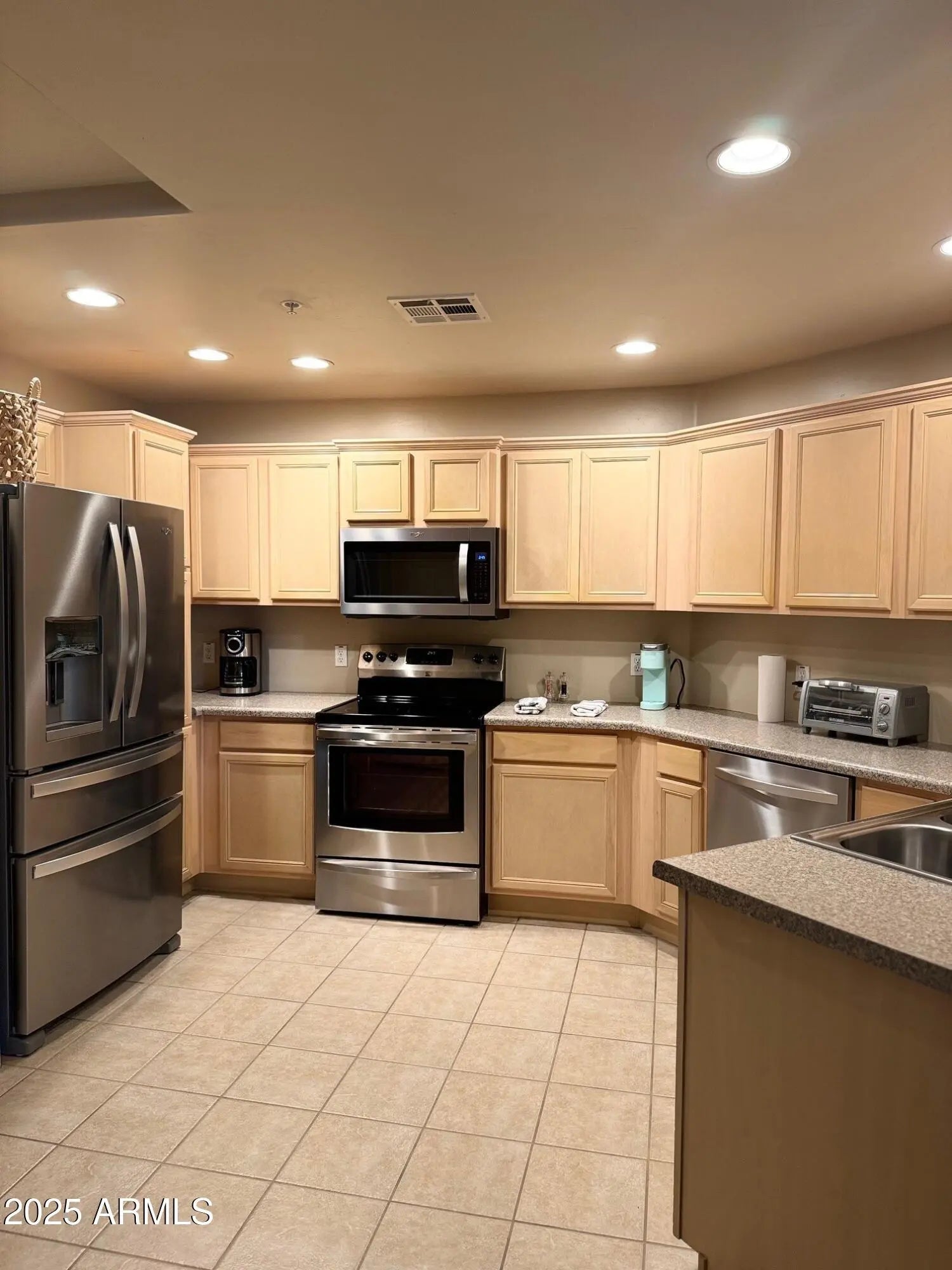 Photo of Listing #6955905