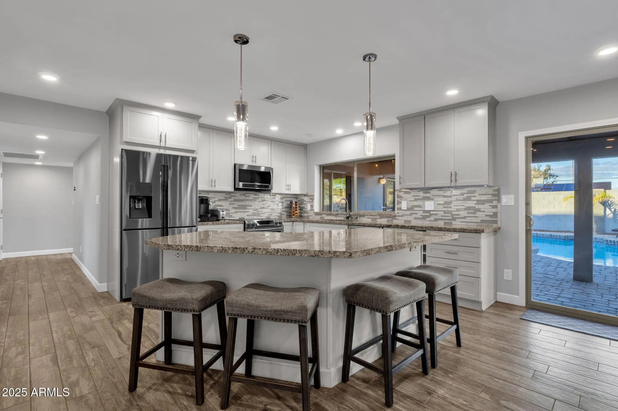 Photo of Listing #6956452