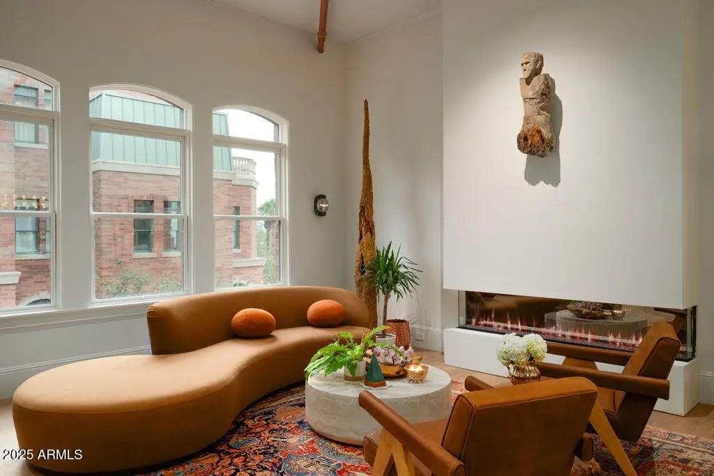 Photo of Listing #6956475