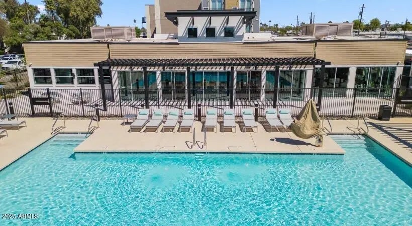 Photo of Listing #6956776