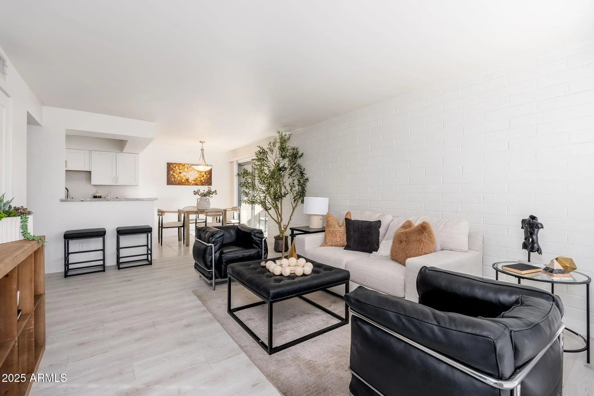 Photo of Listing #6957656