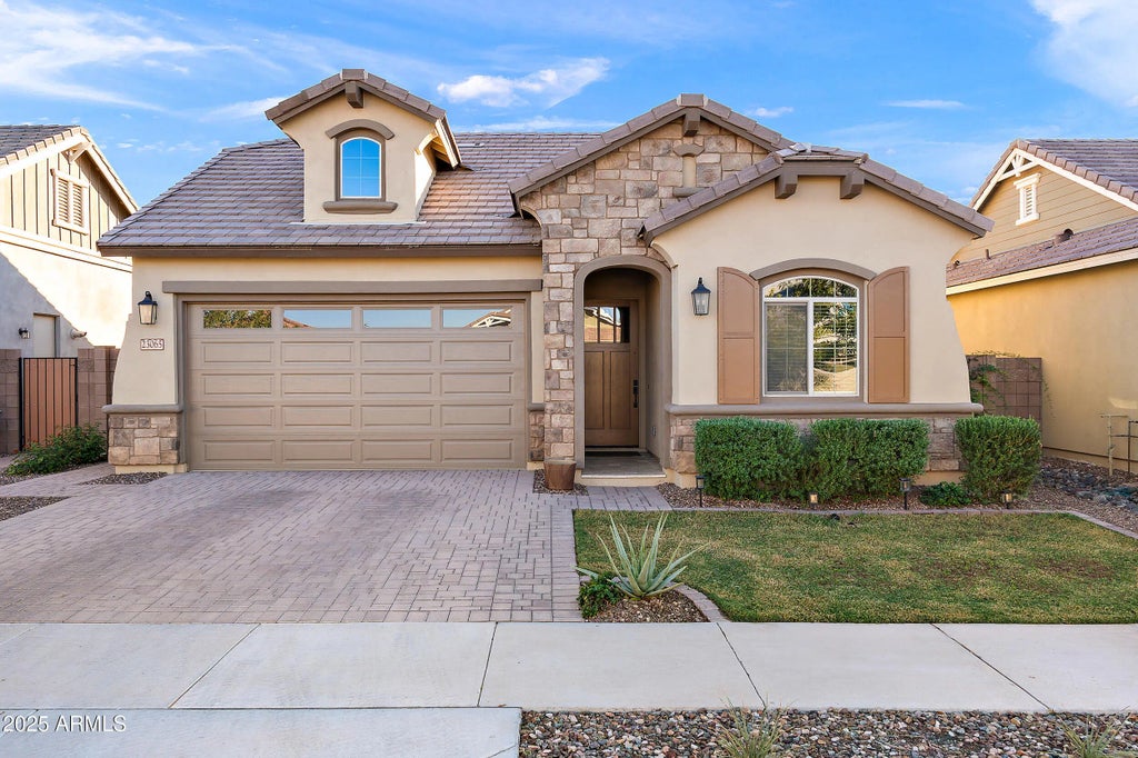 23065 E Carriage Way, Queen Creek