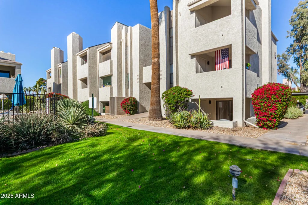 7502 E Thomas Road (unit 110), Scottsdale