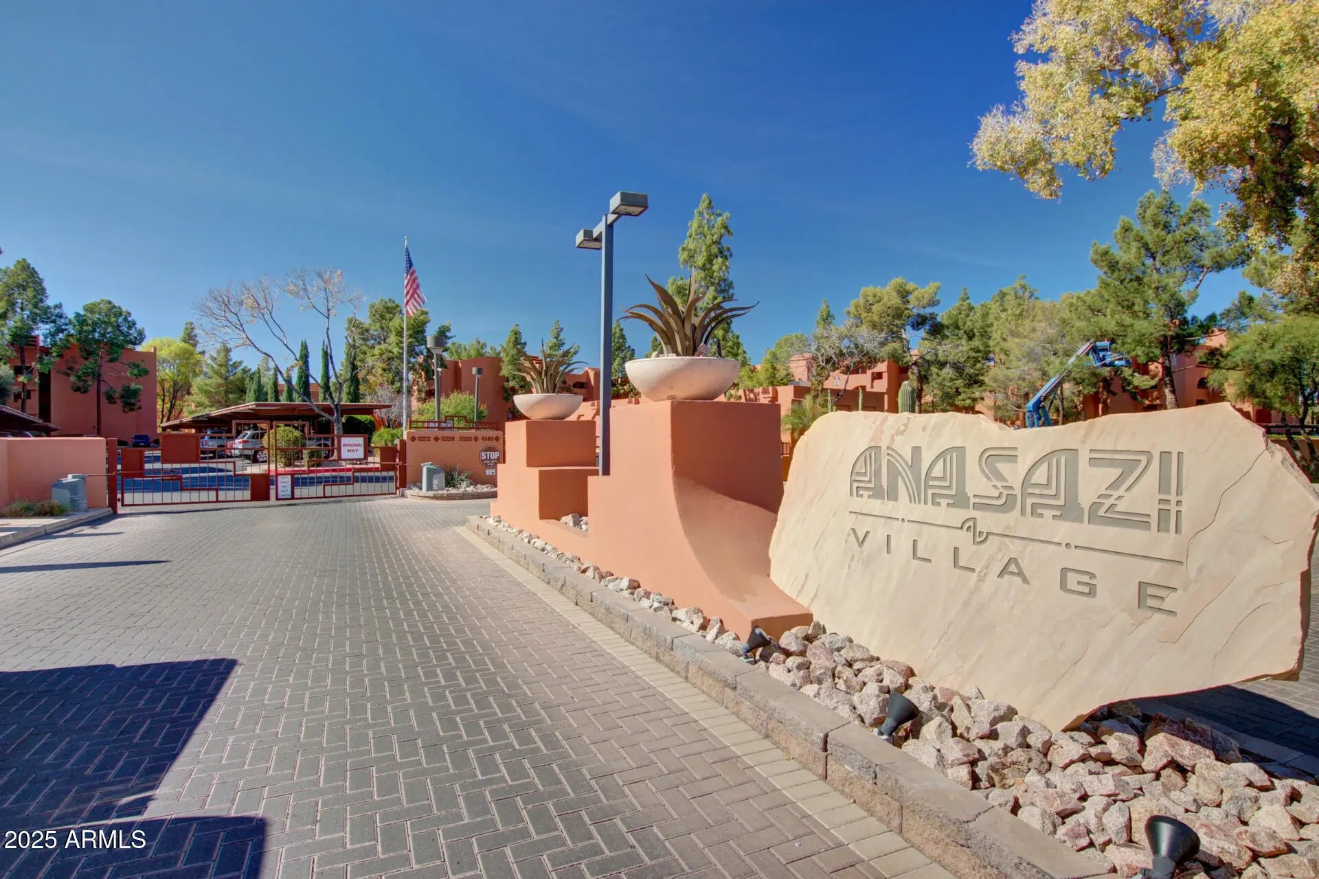 Photo of Listing #6957254