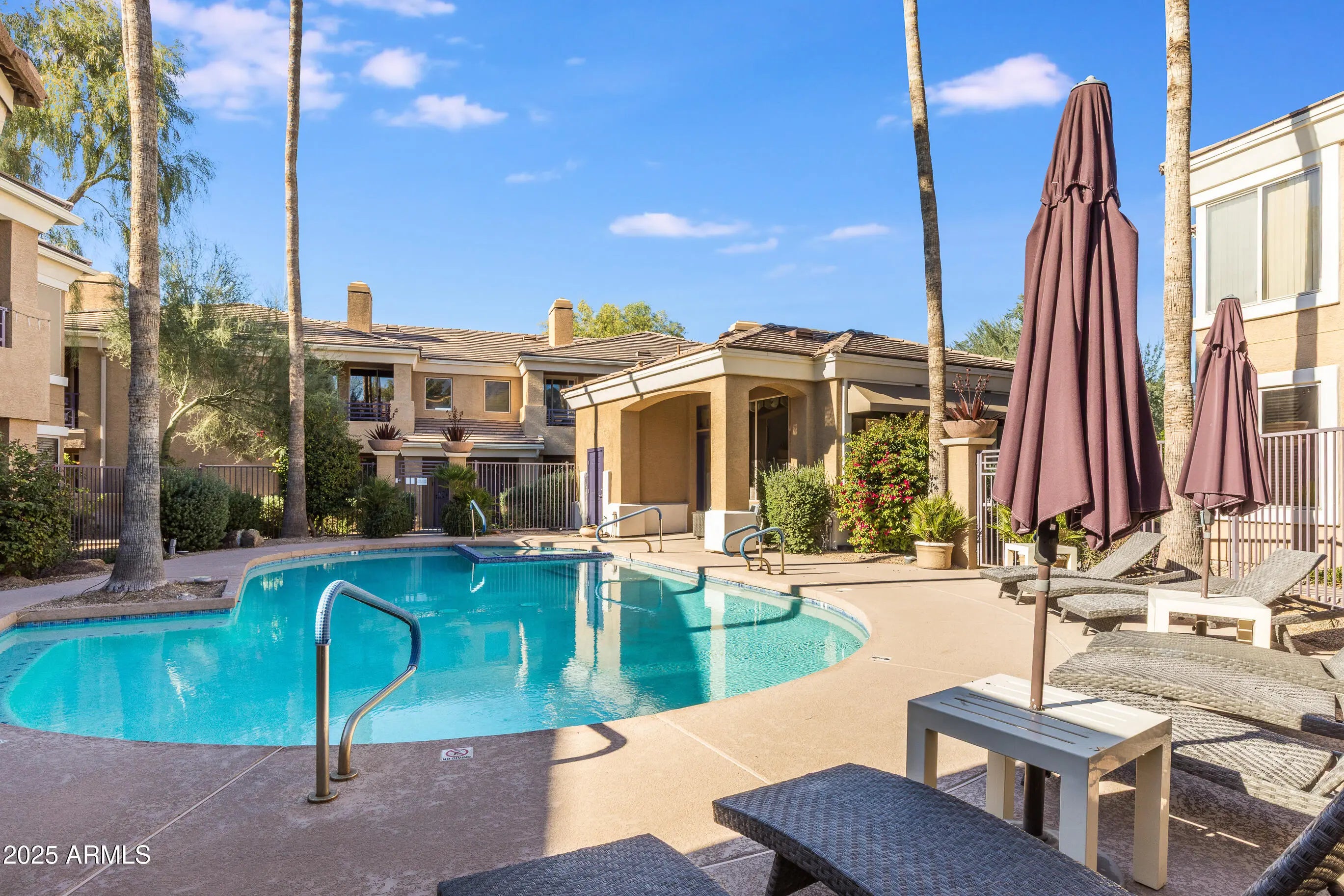 Photo of Listing #6958096