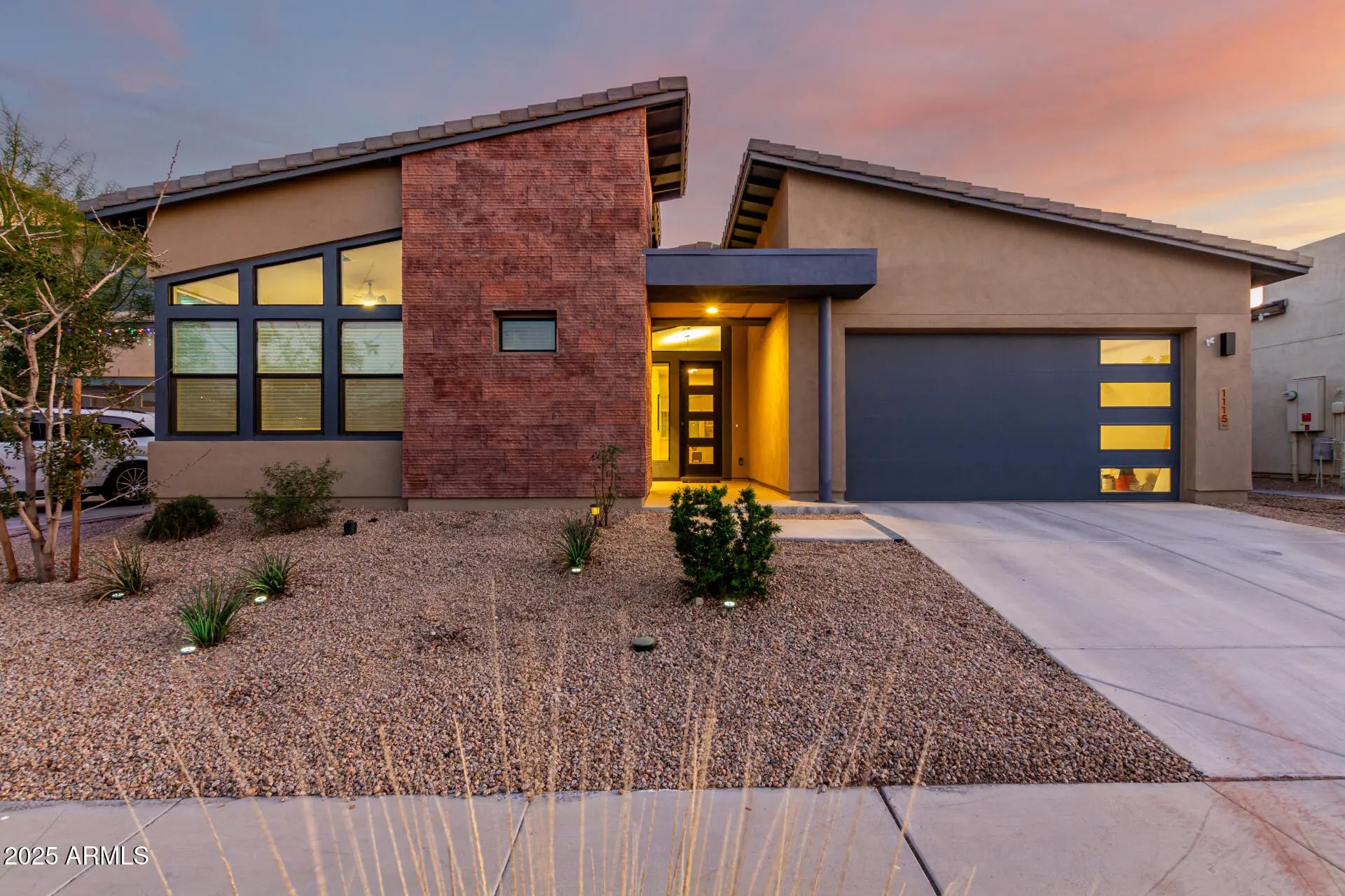 Photo of Listing #6958837