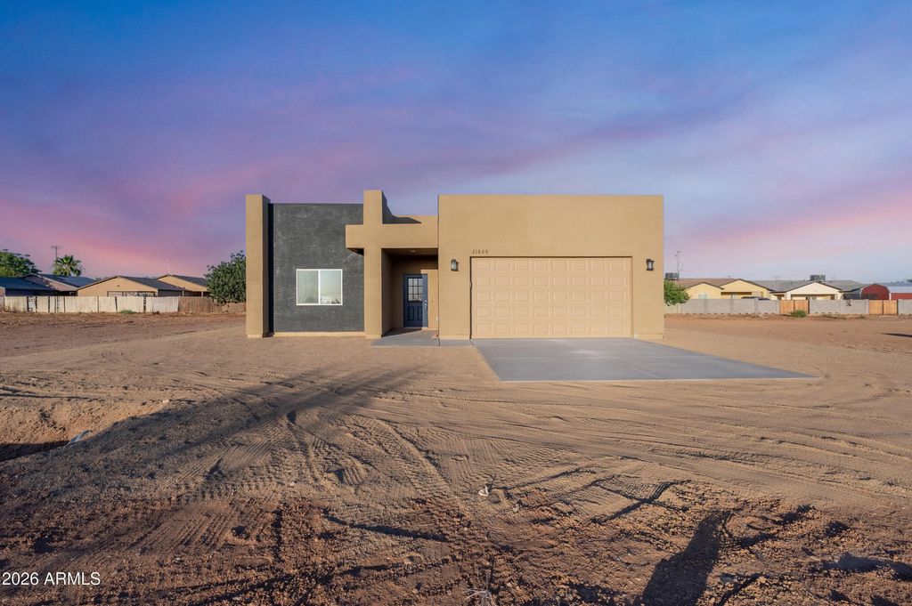 21820 W White Pine Drive, Wittmann