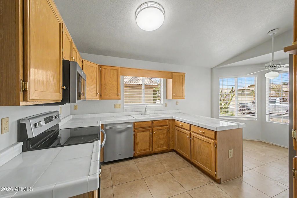 10523 W Mohawk Lane, Peoria