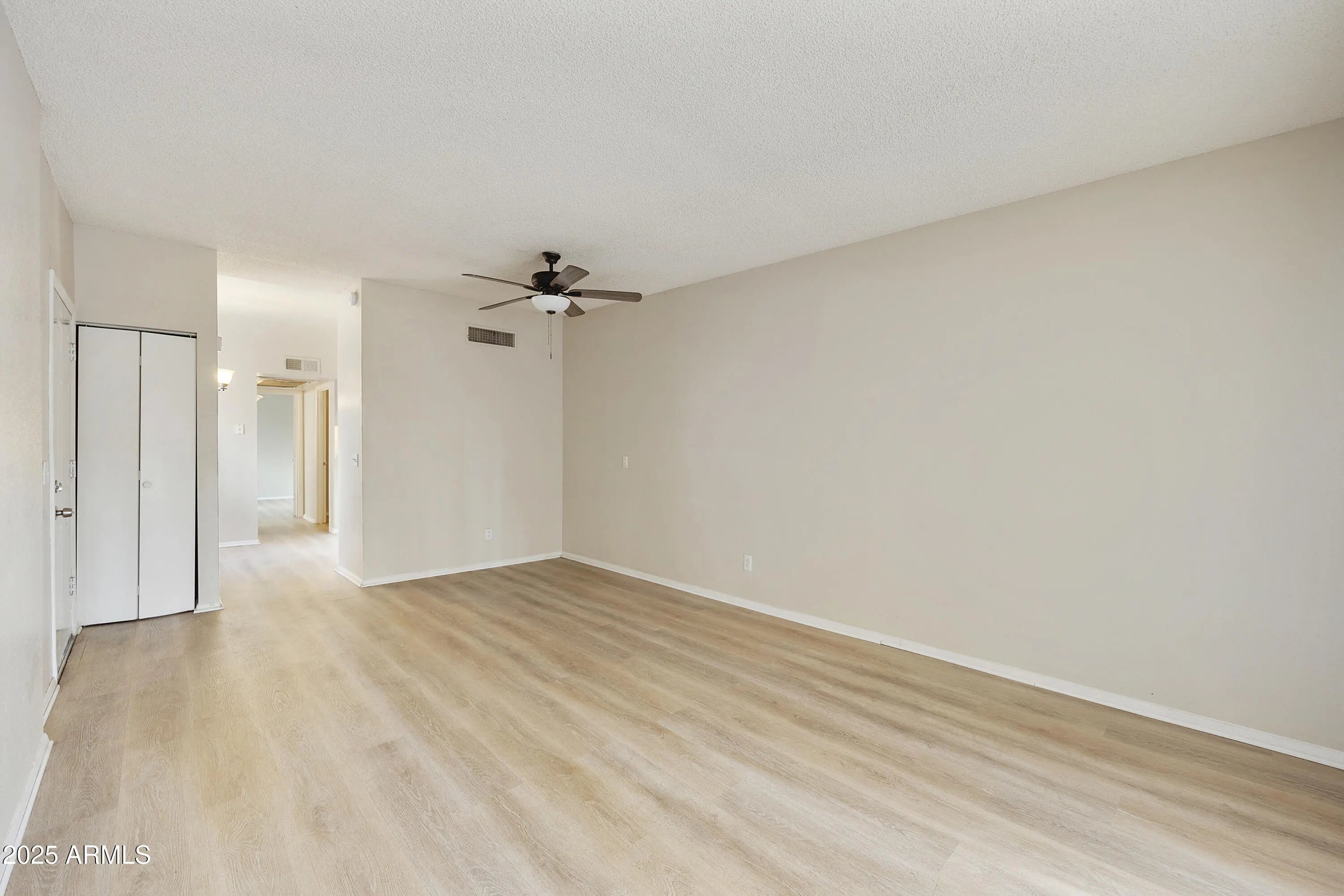 Photo of Listing #6958697