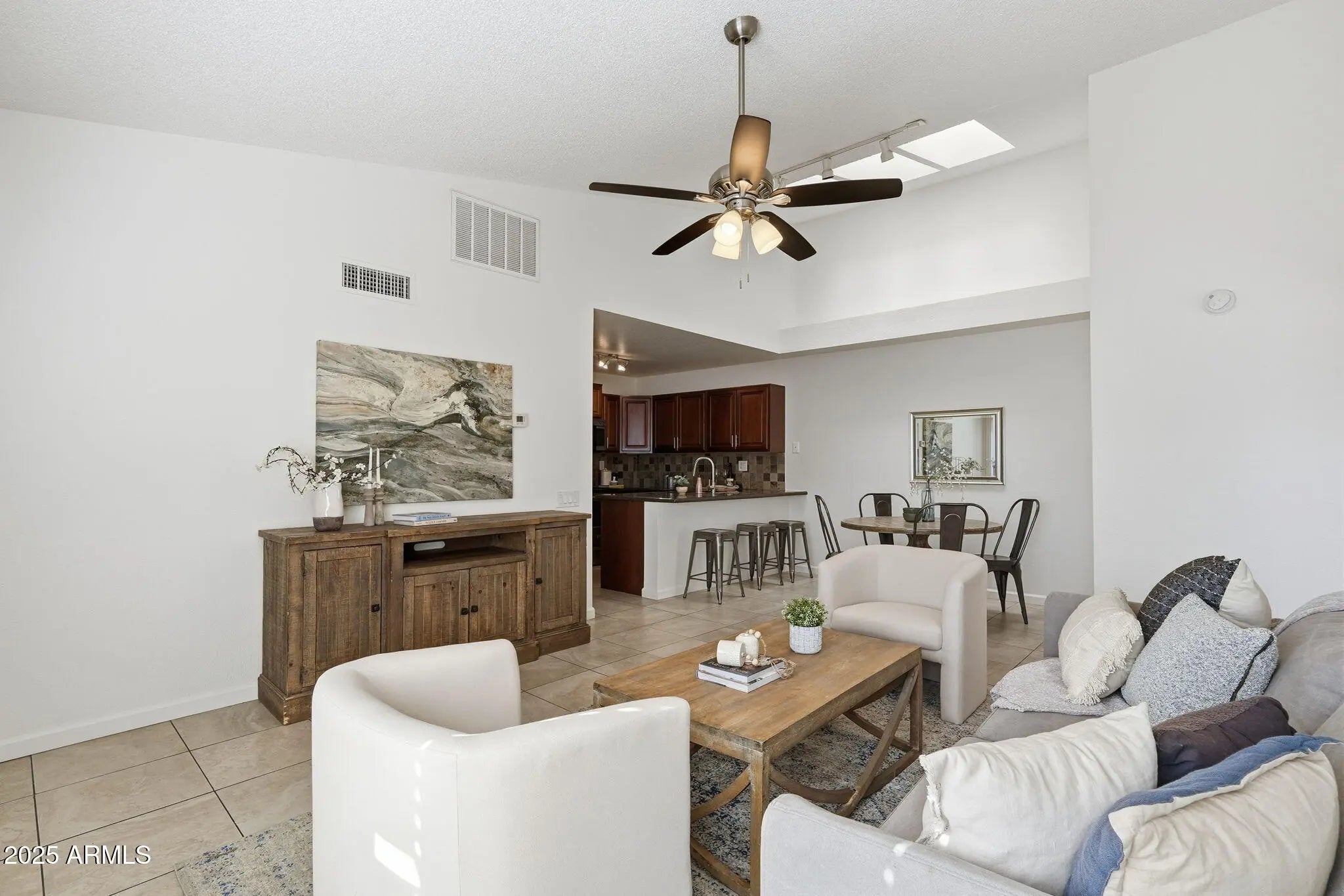 Photo of Listing #6959401