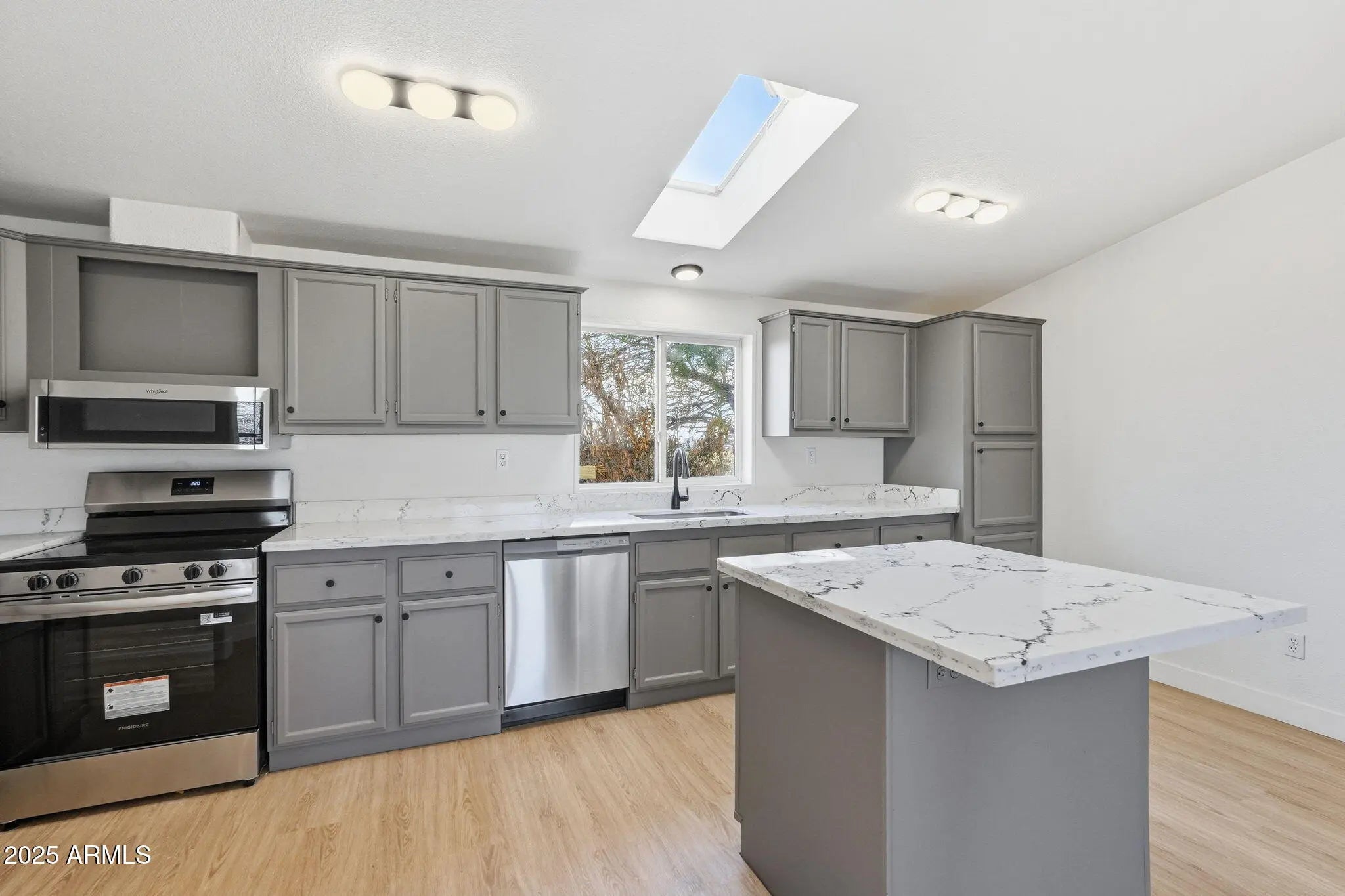 Photo of Listing #6959399