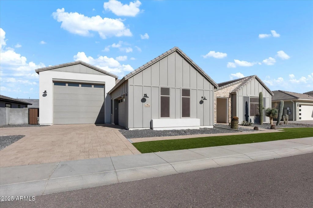 1270 E Lynx Way, Gilbert