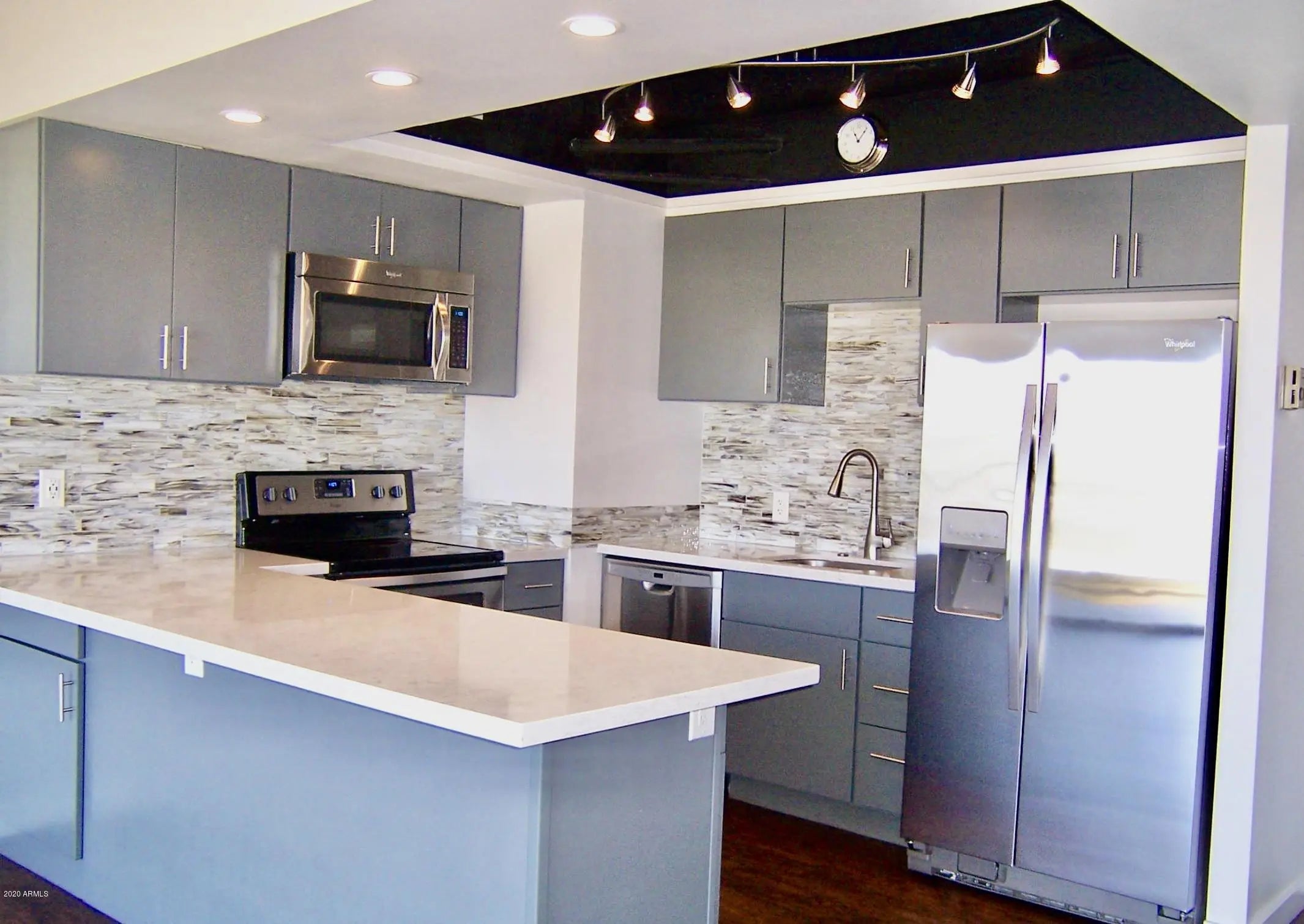 Photo of Listing #6959397