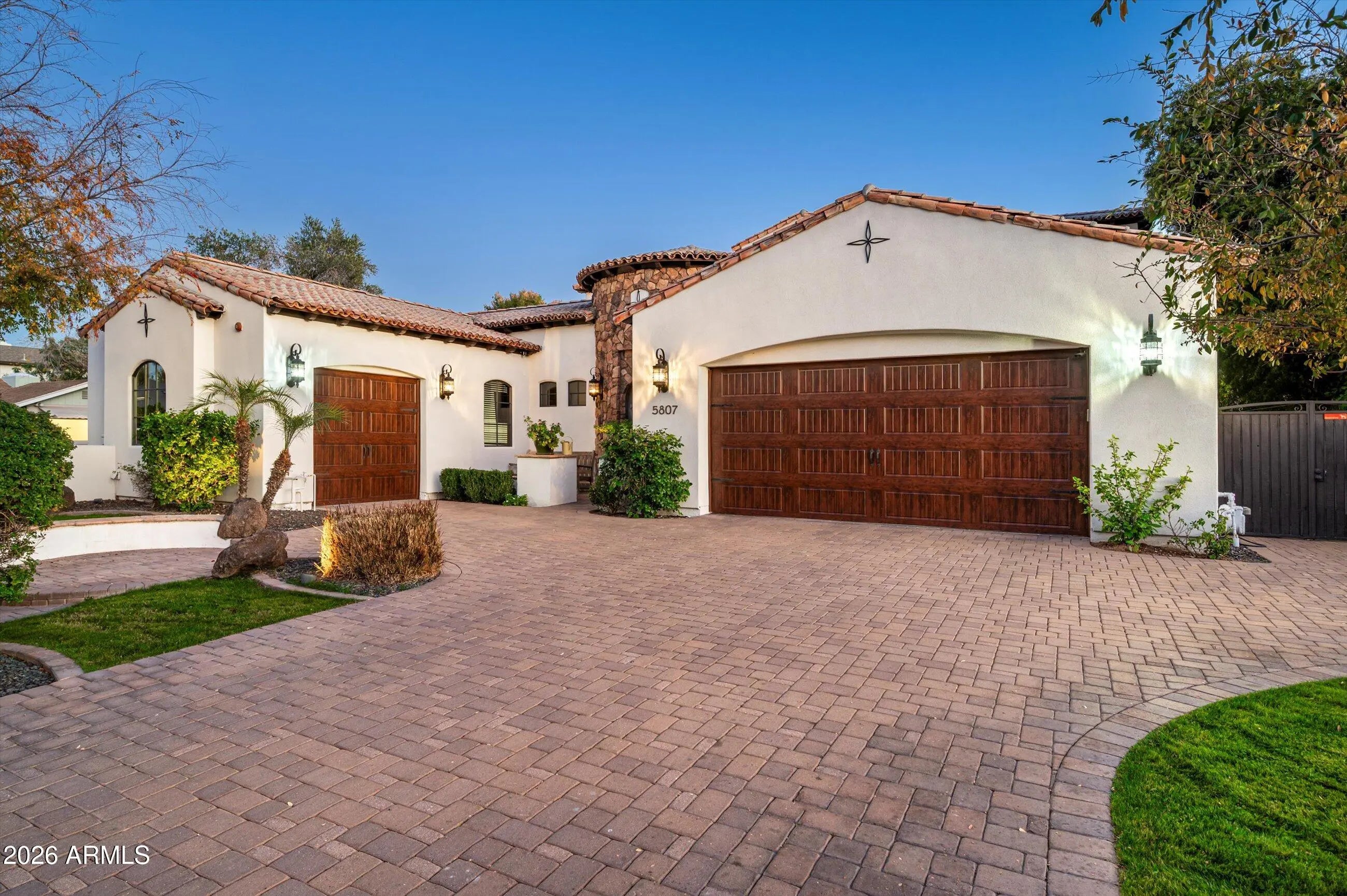 Photo of Listing #6971076