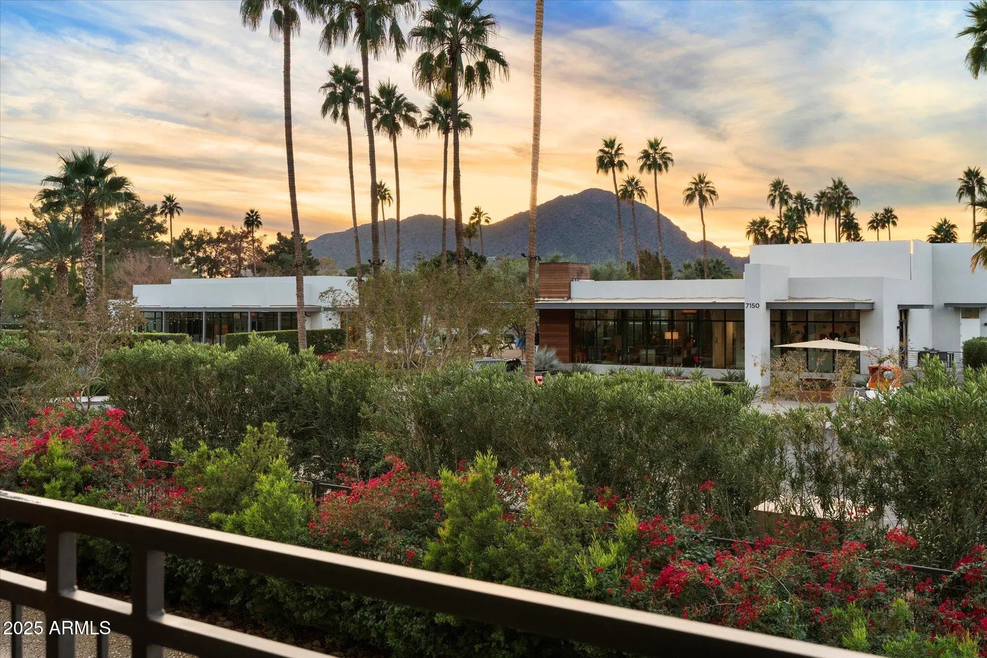 Photo of Listing #6960003