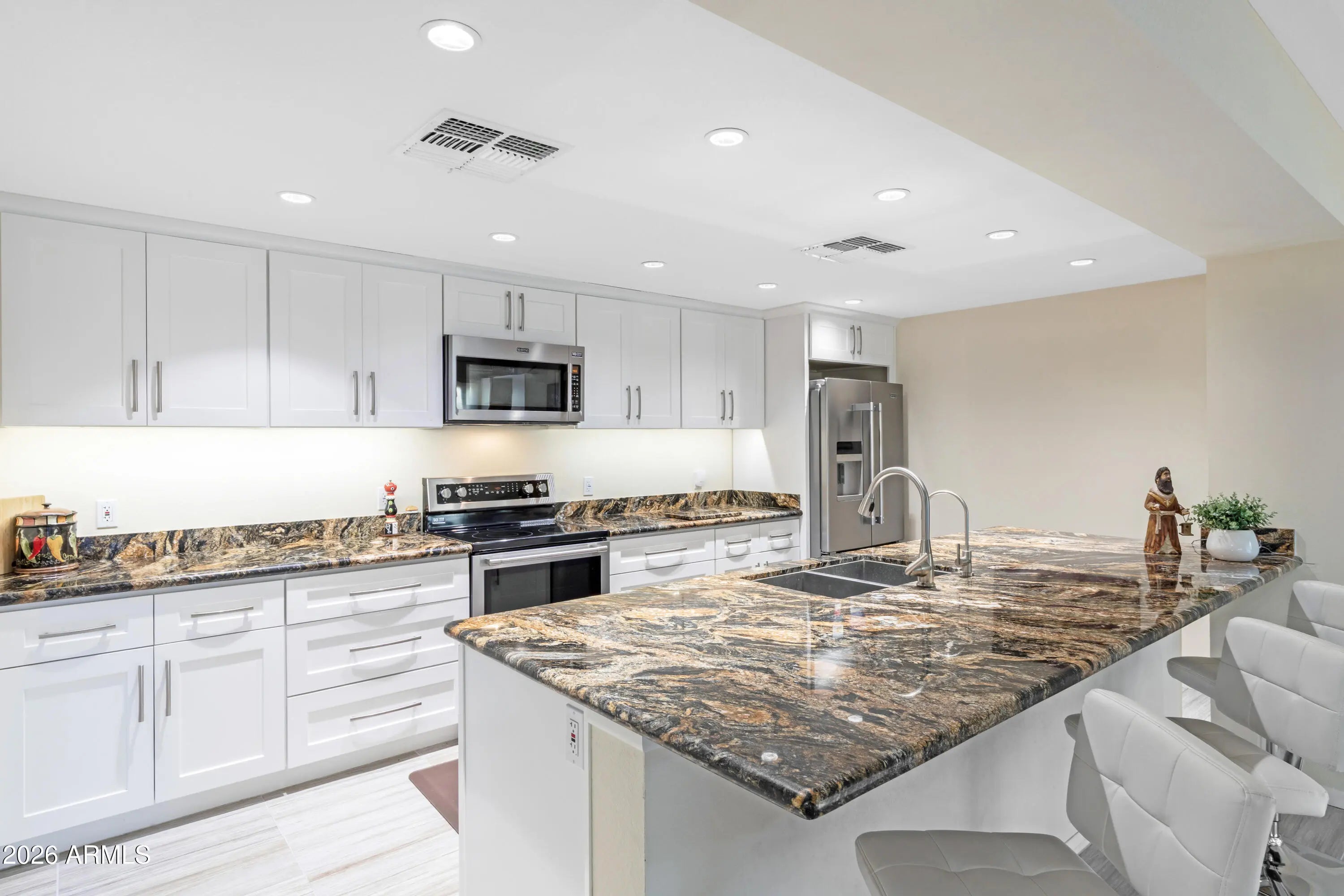 Photo of Listing #6960186