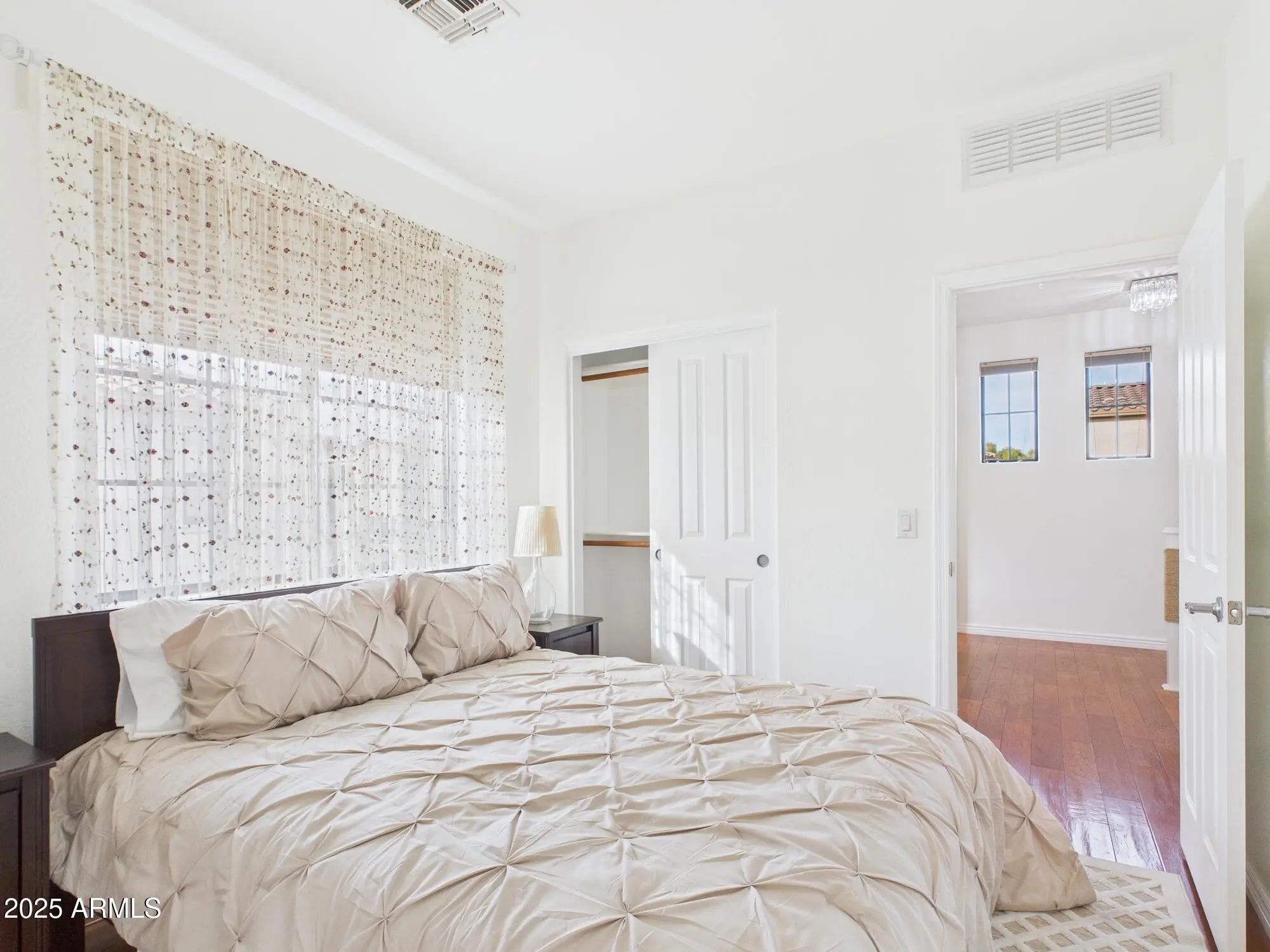 Photo of Listing #6960103