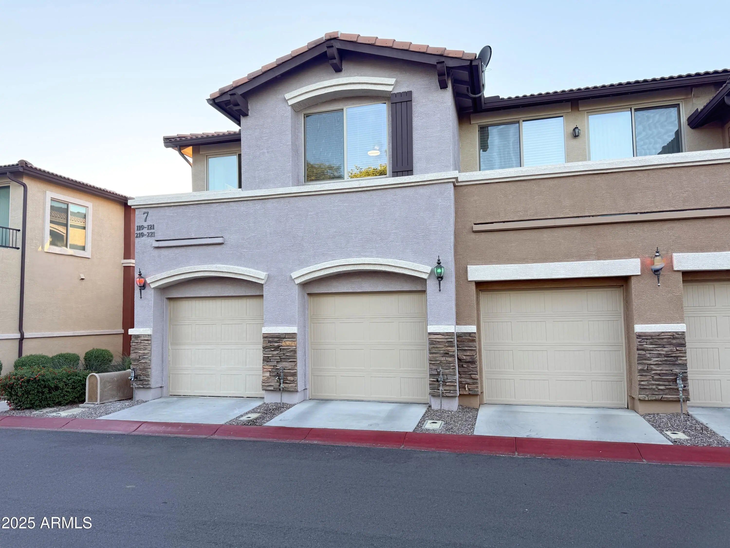 Photo of Listing #6960209