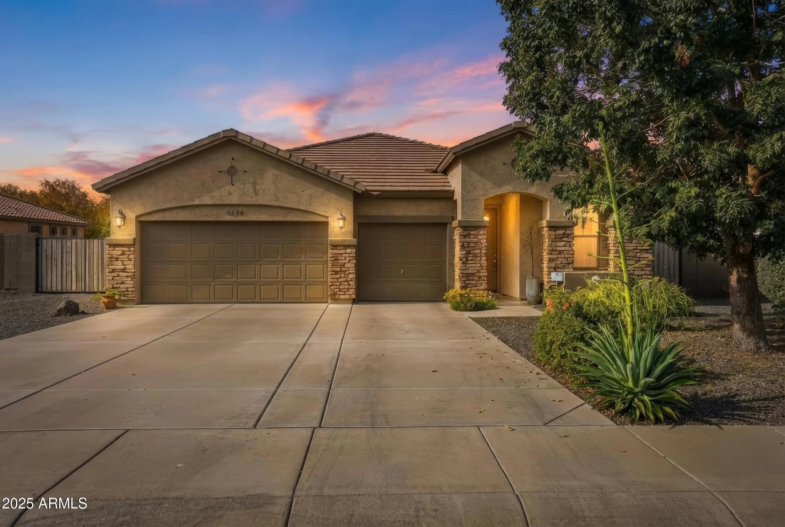 Photo of Listing #6960311