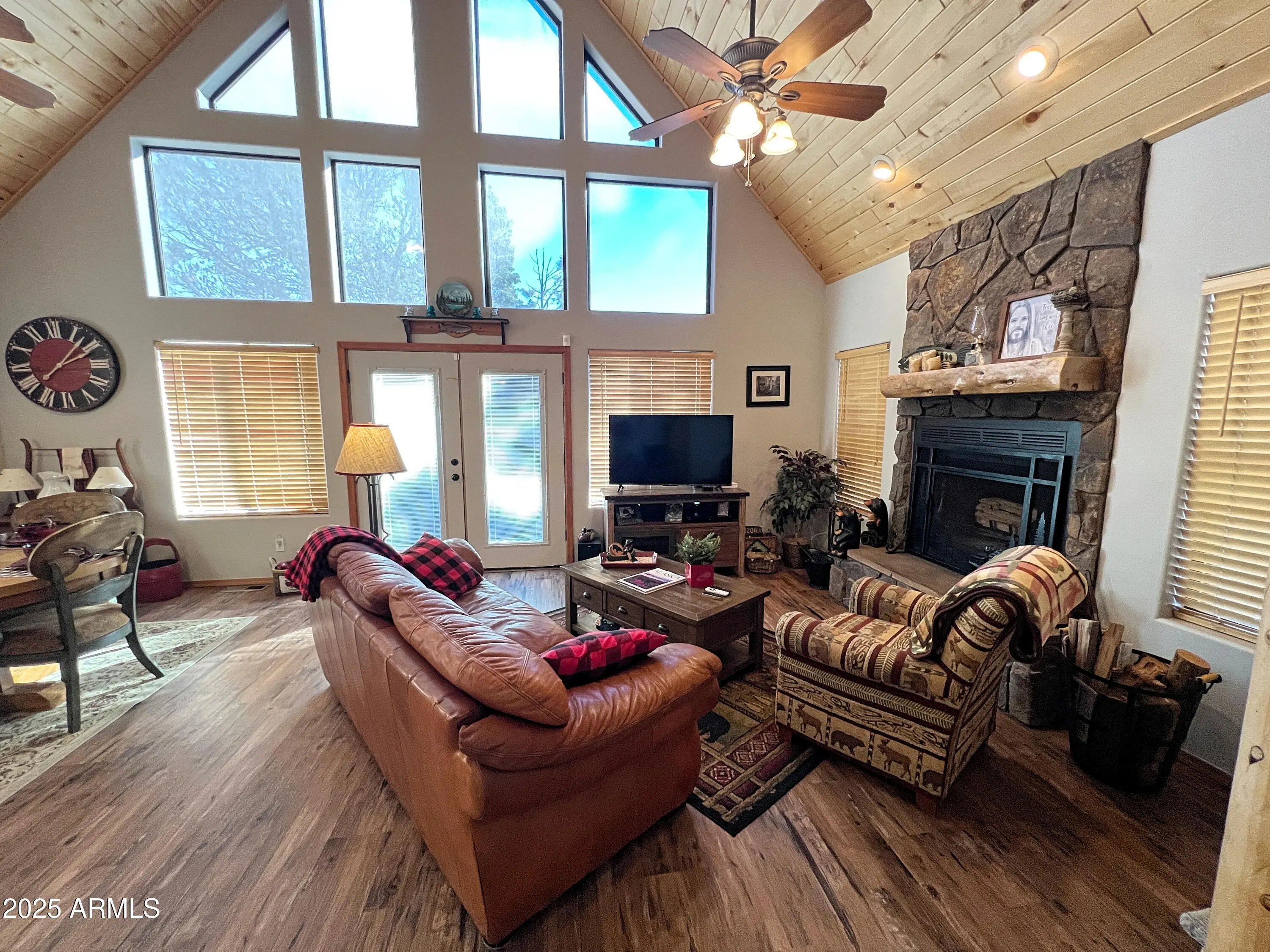 Photo of Listing #6960286